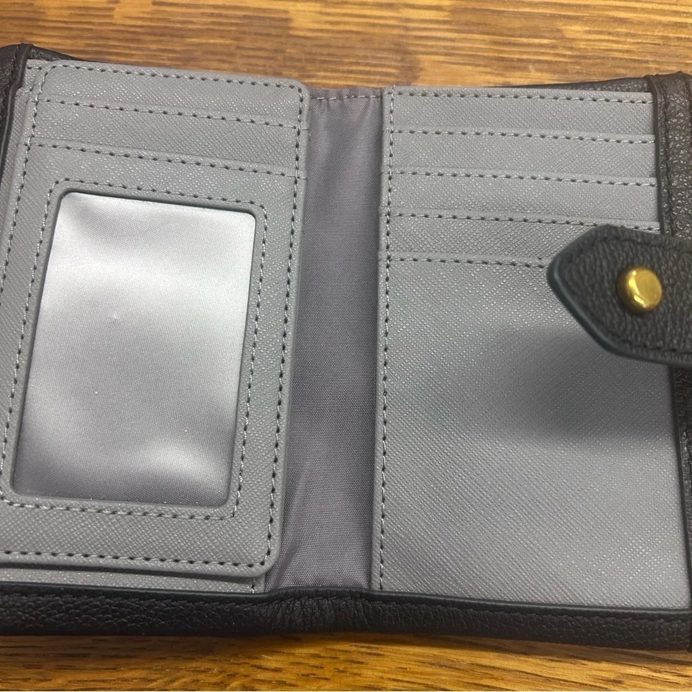 Fossil Lanie Black Leather Tab Wallet Organizer Snap Closure Classic Everyday